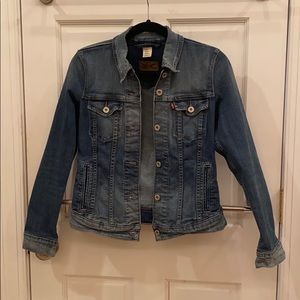 Levi’s Women’s Denim Trucker Jacket